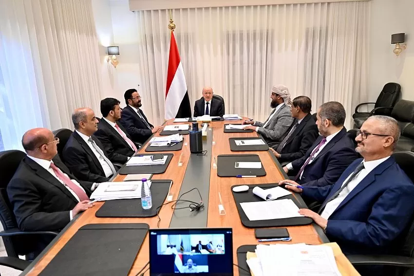 اجتماع هام لمجلس القيادة الرئاسي مع رئيس الحكومة والفريق الاقتصادي