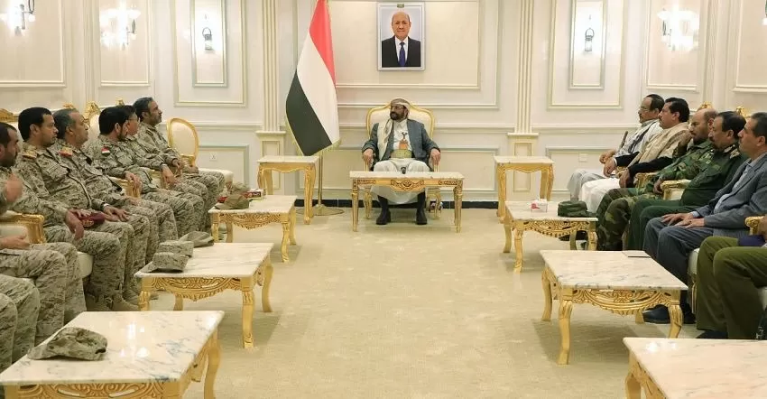 العرادة : يراس اجتماعا عسكريا وأمنيا هاما ويؤكد أن القضية الوطنية الكبرى تحرير صنعاء