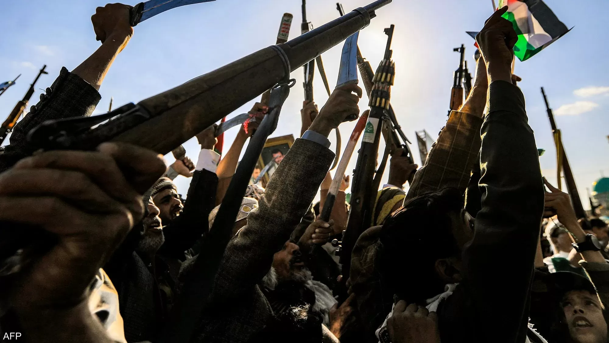 تحركات مريبة وتهديدات صاروخية… هل يشعل الحوثيون الحرب القادمة؟